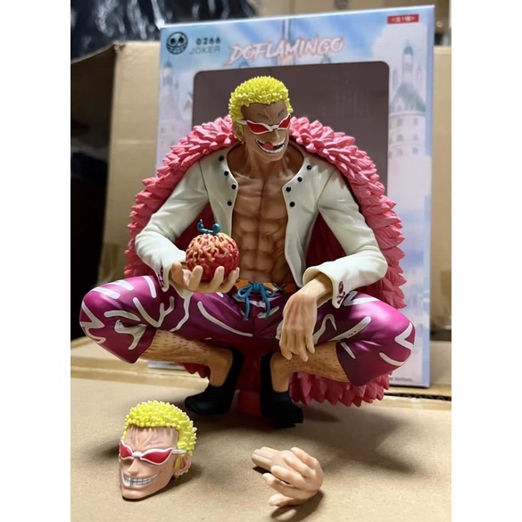 action figure one piece doflamingo jongkok