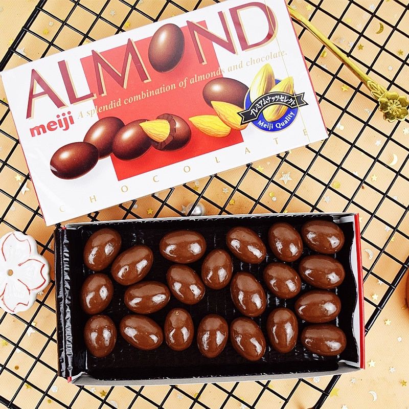 

Meiji macadamia nut / almond chocolate japan 58gr