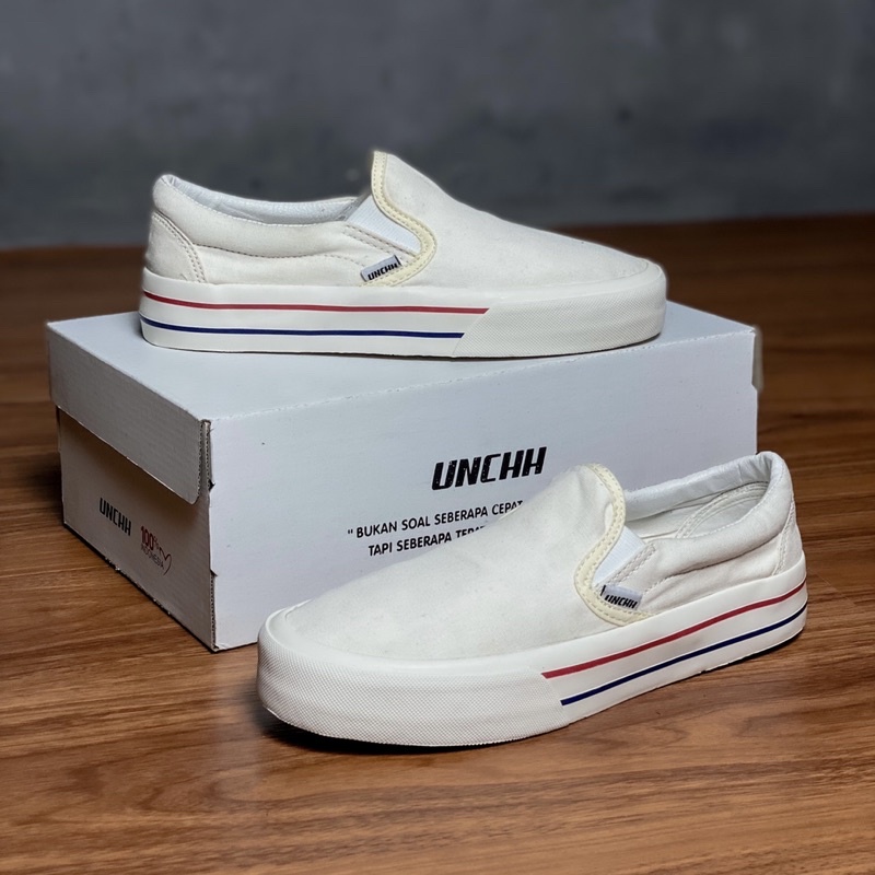 Sepatu unchh - Sepatu Unchh Slip on parchment Original brand lokal