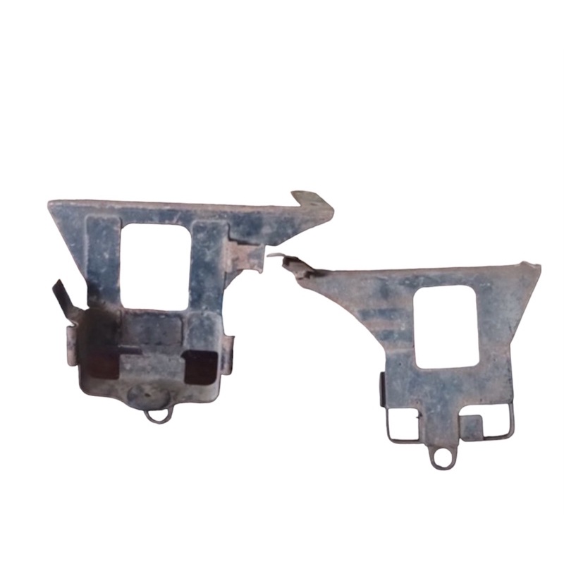 PANGKON AKI ACCU STANDART ORIGINAL GL100 GL125 BREKET AKI ACCU ORIGINAL GL100 GL125 ORIGINAL SECOND