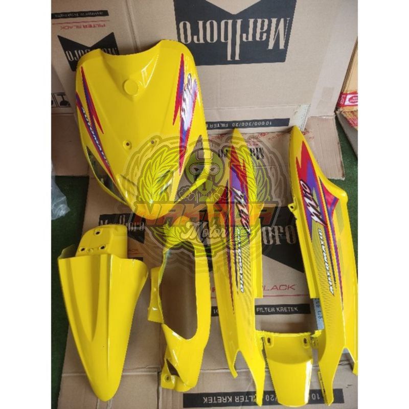 BODY SET HALUS MIO SPORTY KUNING 2003/2004