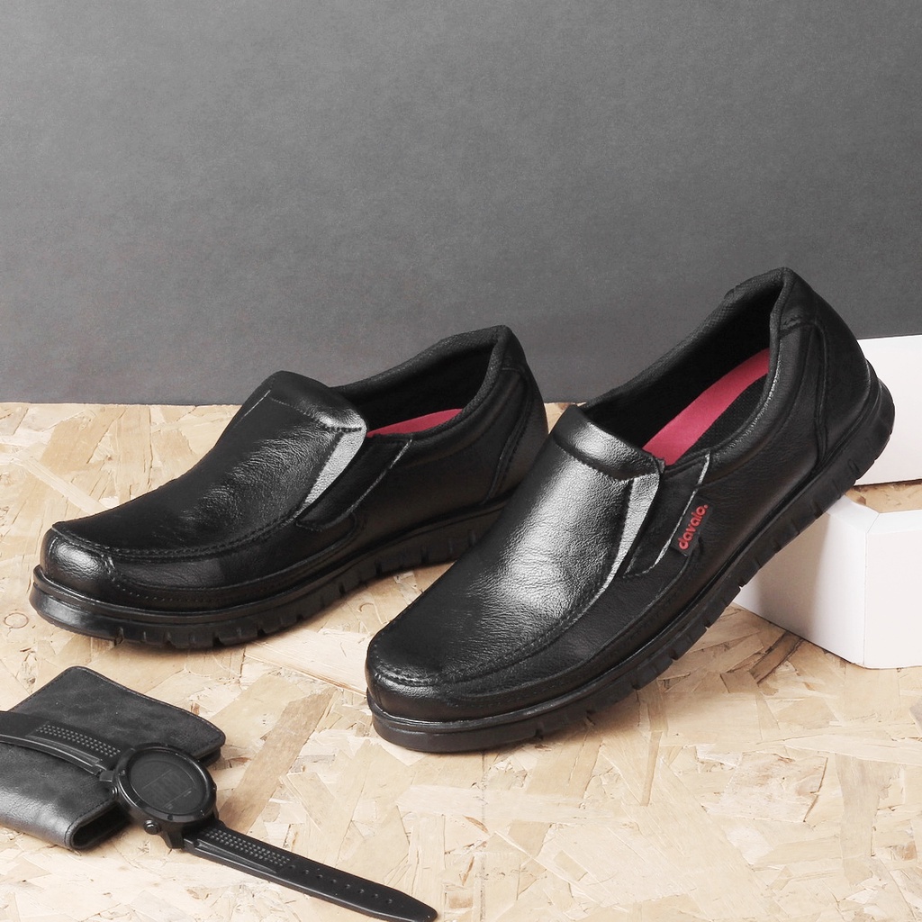 Sepatu Pantofel Pria Kulit Kerja Kantor Casual d091 Kasual Sol Karet Slip On Hitam