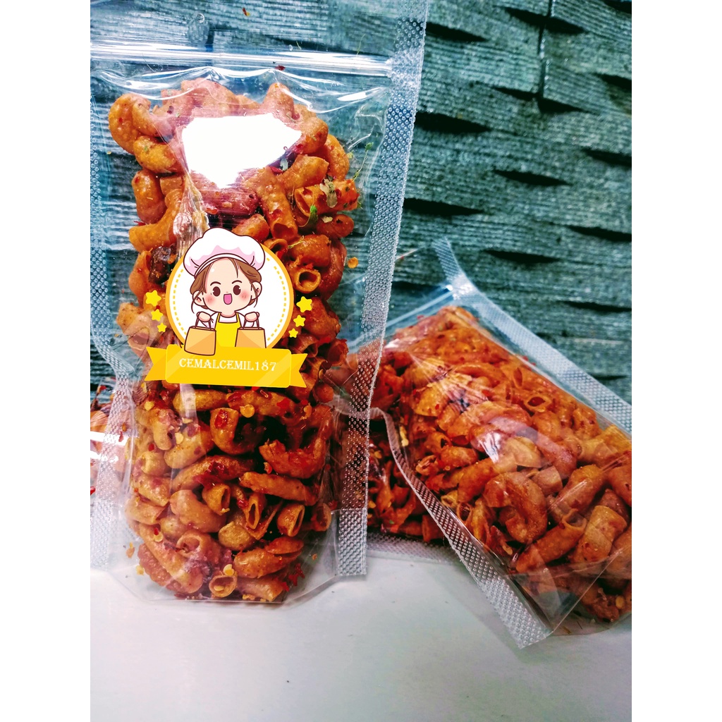 

makaroni pedas daun jeruk Isi Kemasan 100gr