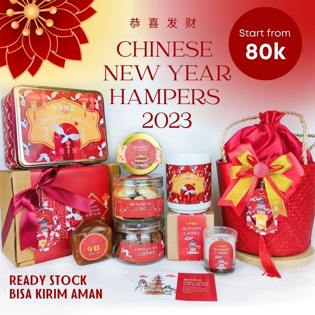 

Hampers Imlek 2023 | Chinese New Year Hampers Gift Box Kado Imlek Hampers Sincia Souvenir Kue Kering Parcel Cny Hadiah Chinese Kue Keranjang Lilin Permen Berkualitas Best Seller