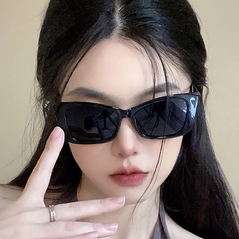 (YUZHU) Busana Barat Berongga Candi Mata Kucing Kacamata Bingkai Kecil Desain Mode Baru High End Sense Sunglasses