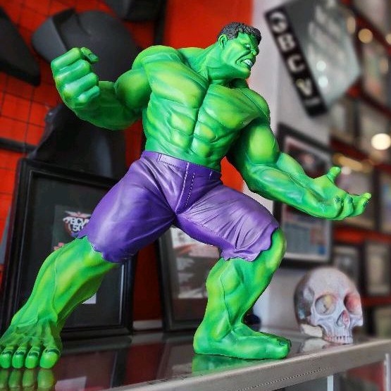HULK ACTION FIGURE