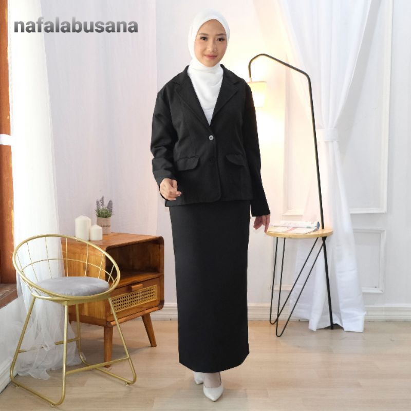 Setelan blazer  dan rok span panjang