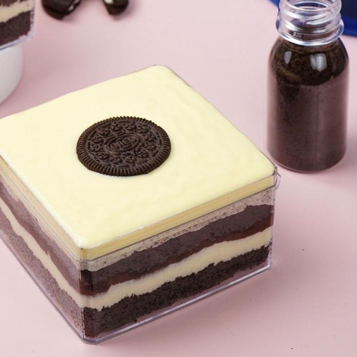 

☚ BITTERSWEET BY NAJLA COOKIES & CREAM OREO ☺