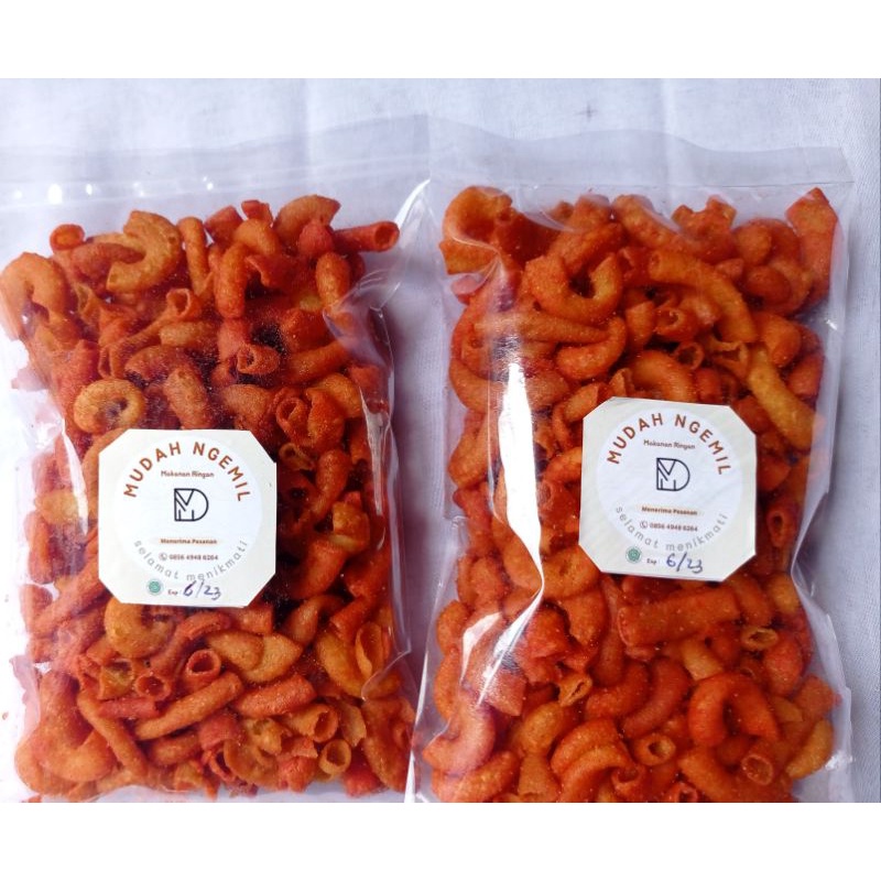 makaroni pedas (snack lamongan)