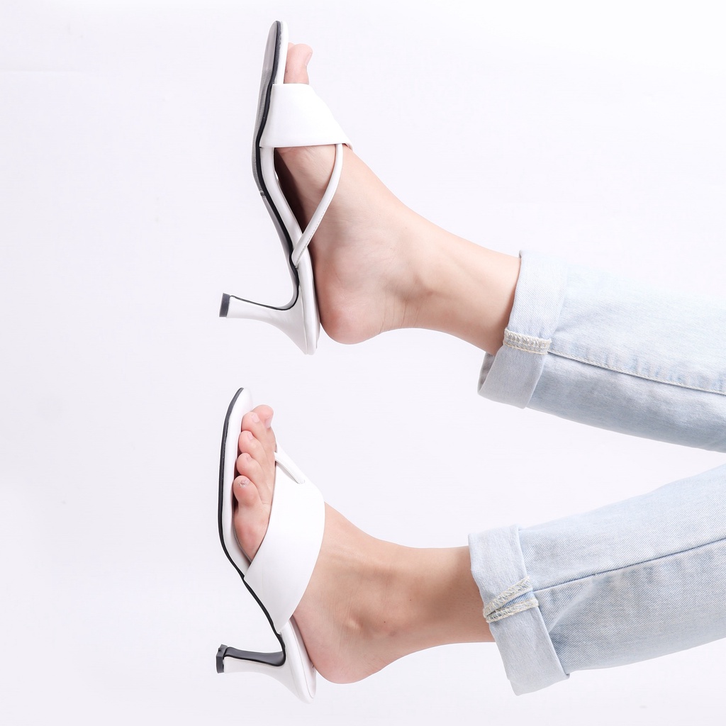 Sepatu Heels 6 cm Wanita,  Heels Terbuka Tali Wanita Simple, High Heels Kulit Sintetis, Sandal Terbuka TINOCHI STRIPY