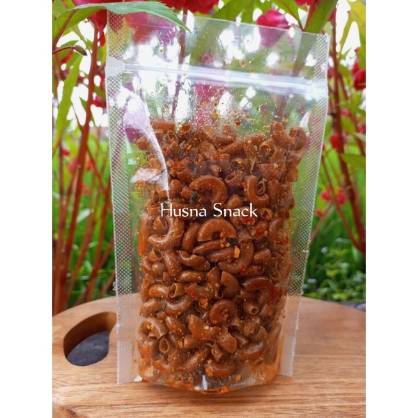 

Makaroni bantet Husna | pedas daun jeruk kemasan pouch isi 100gr