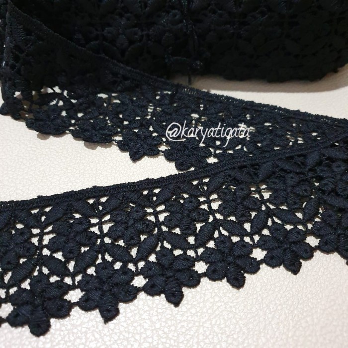 Renda Renda Bordir Giper Hitam Kode 32904 - Lebar 6.7 Cm Panjang 15 Yard