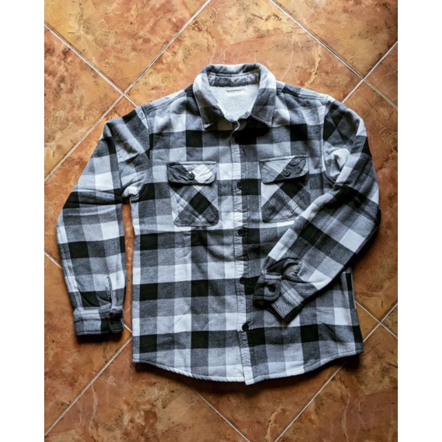 kemeja flanel Sherpa GU Uniqlo