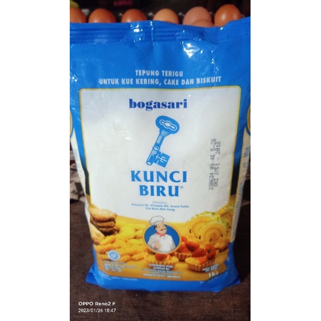 Tepung terigu kunci biru kemasan 1kg