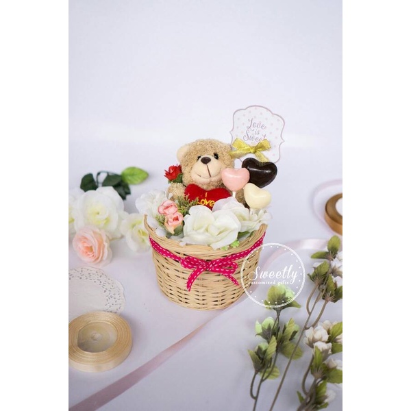 

✨READY✨ -Fluffy Bear Valentine Hampers / Kado Hadiah Coklat Parcel Bunga- 1.1.23