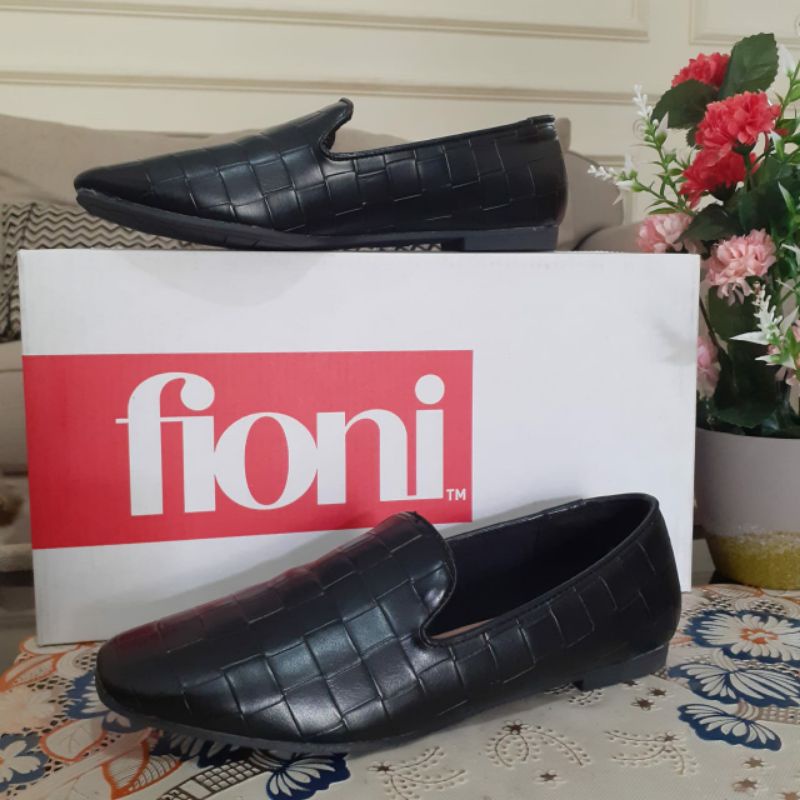 Flat Shoes Black Fioni by Payless Size 36