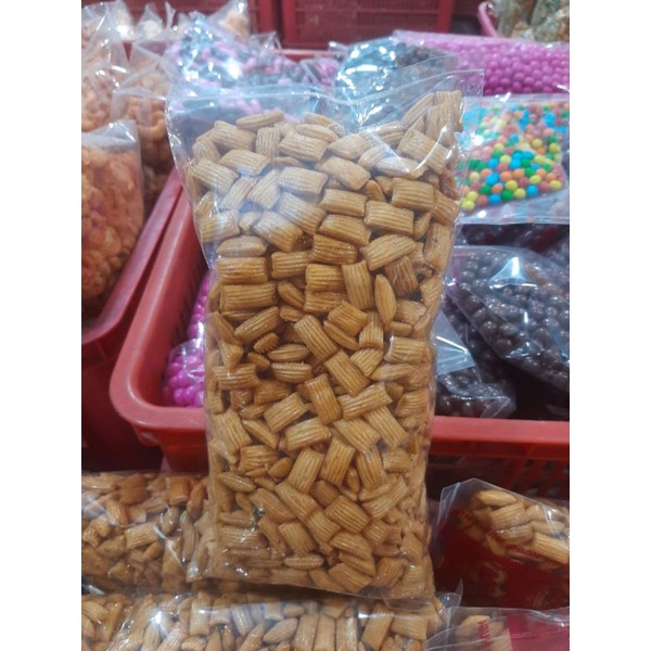 

KUE PANG PANG 200 GR / PANG2 PEDAS MANIS / KUE BANTAL PANG-PANG.