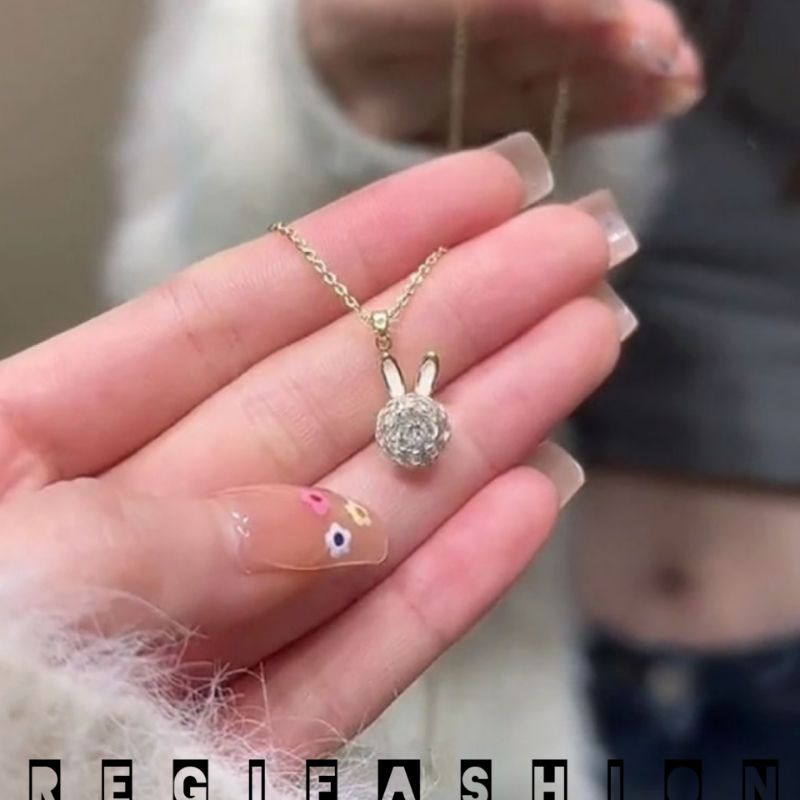 { Bayar Ditempat } Kalung Titanium Wanita Emas 18K Liontin Kelinci Permata Cristal Bisa Berputar Kalung Wanita Korea Model Kekinian Anti Karat Tidak Luntur