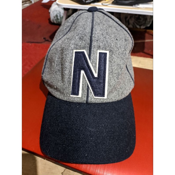 Topi vintage Wool "N"