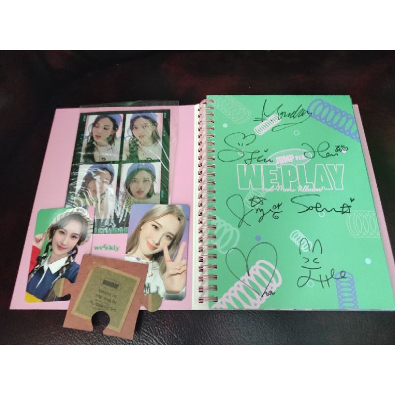 Weeekly we play signed album