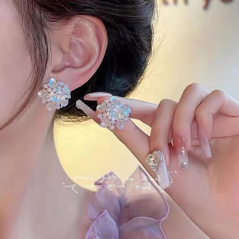 Anting Pejantan Bunga Bulat Mutiara Temperamen Elegan Wanita Korea