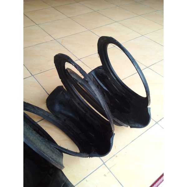 ayunan dari ban untuk balita