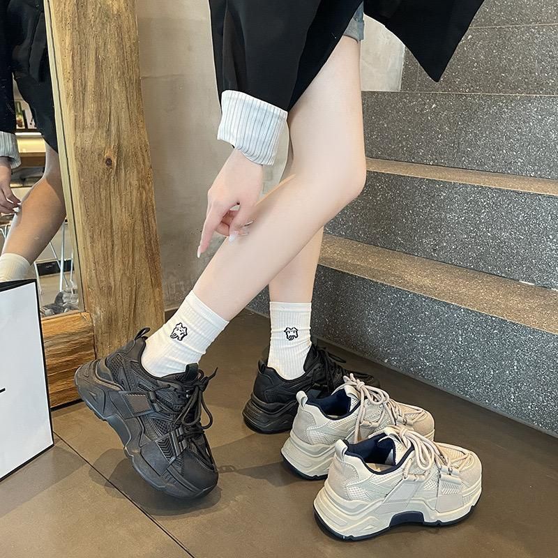 Sepatu Wanita Import Sneakers Lubang Tali Model 7783