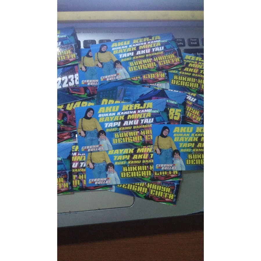 

STIKER NAMA LOGO EMBLEM CUSTOM DESAIN FREE GRATIS