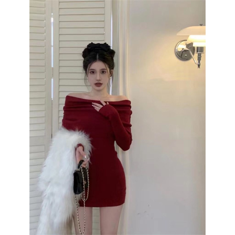 Red Retro Temperamen Merah Satu Bahu Lengan Panjang Gaun Wanita Musim Gugur dan Musim Dingin Diri Budidaya Slim Ibu Tiri Rok tas Rok Pinggul