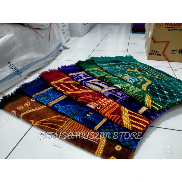 Sajadah Sajadah Turki Bulu Tebal Dewasa Sedang Premium - Random s/stock(M2U7) Sajadah Turki Premium 