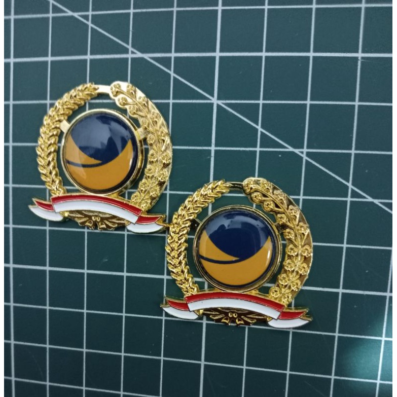 pin Model padi&kapas logo Nasdem
