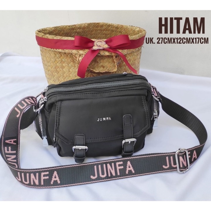 Tas Selempang Wanita Tas Junfa 9954-362 size 26x10x16 cm. Tas Selempang Junfa Tas Wanita Import BEST SELLER.!!!! Bisa bayar Ditempat.!!!