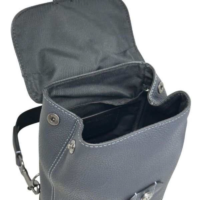 Coach Hudson Small Pack In Signature Canvas (CB928)