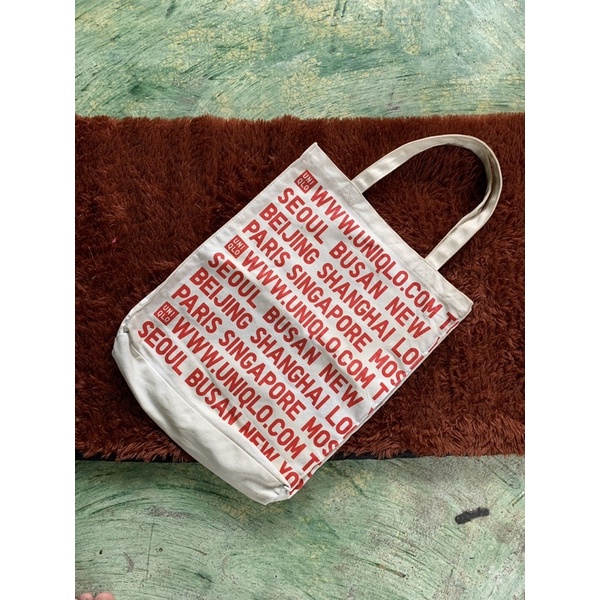 UNIQLO TOTEBAG