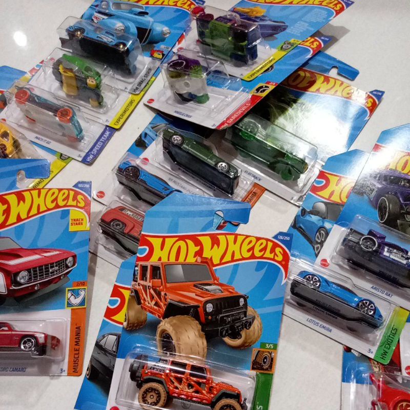 hot wheels murah terbaru  bagus koleksi anak anak laki laki.mobil die cast