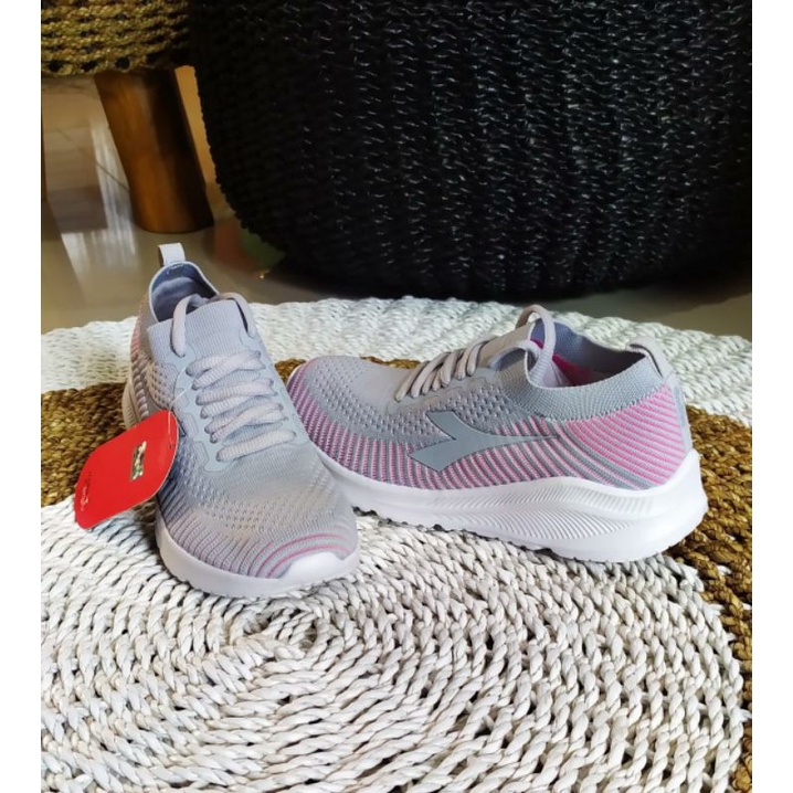 sepatu diadora alba (w )