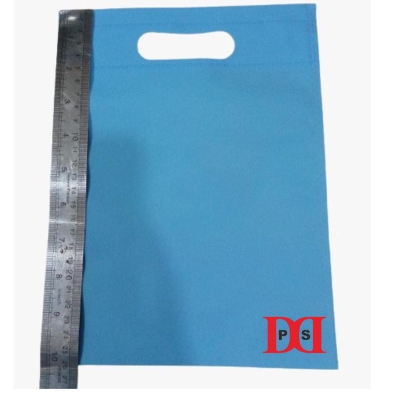 

Ready Goodie Bag OvaL 20x26 harga per 1 KODI Tas kain Spunbond KBS