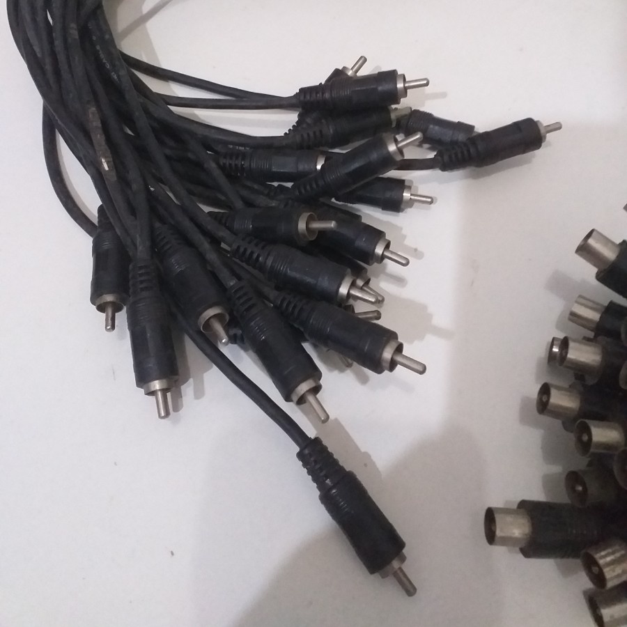 Kabel Audio male to male Rca Hitam Panjang 1 meter Harga Obral