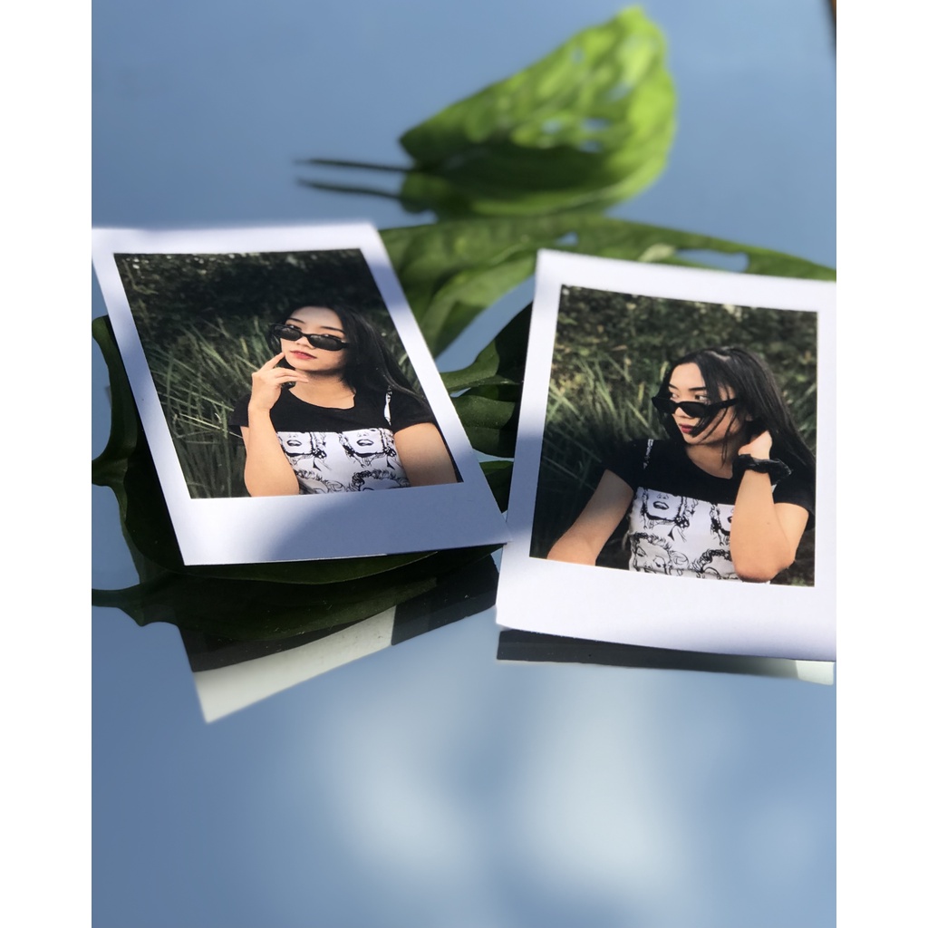 2R POLAROID LATAR PUTIH