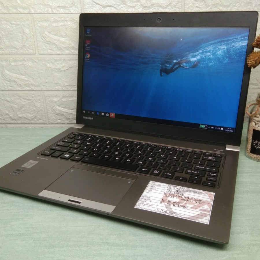 Laptop Toshiba Z30-B Core i5 ram 8gb ssd 256gb mulus bergaransi