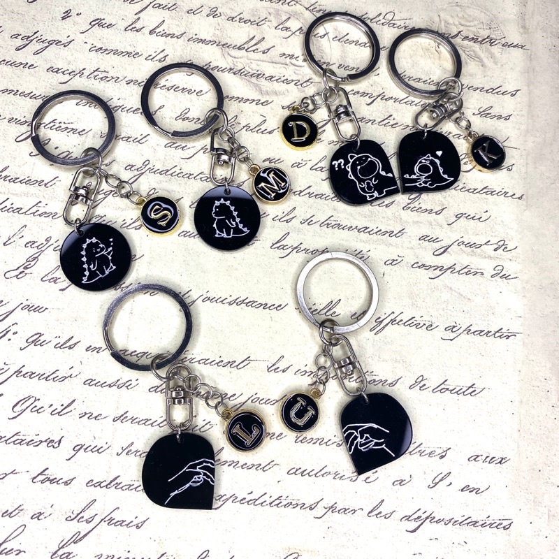 GANTUNGAN DINO INISIAL HURUF EPOXY / GANTUNGAN DINO / GANTUNGAN KUNCI 2pcs