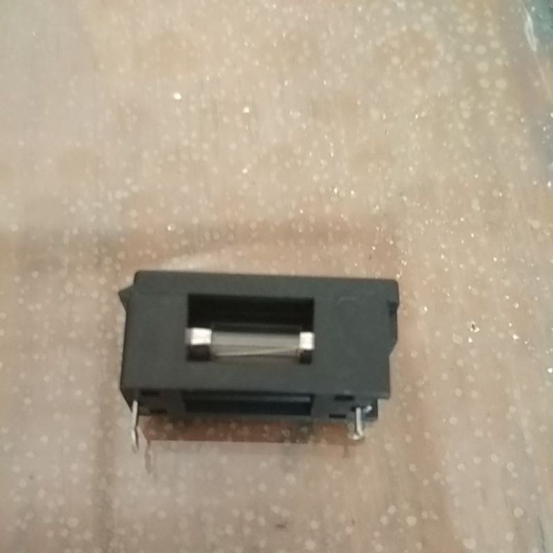 fuse holder untuk stop kontak anti petir dan surge arrester
