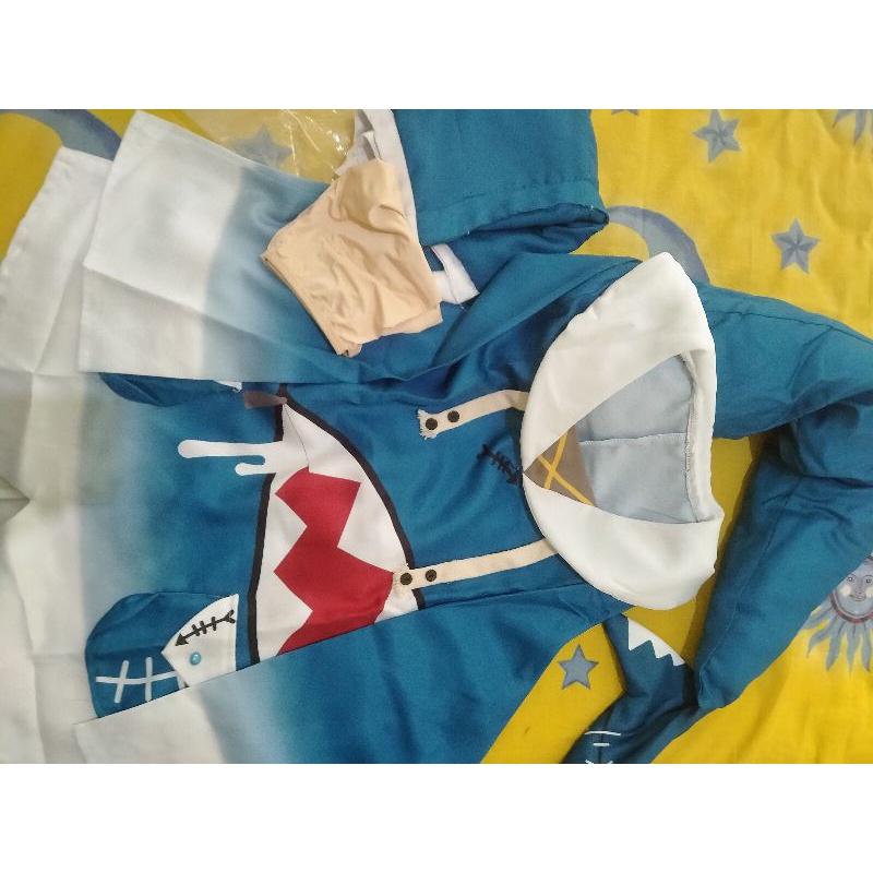 Cosplay Gawr Gura Mango William Taobao (on book)