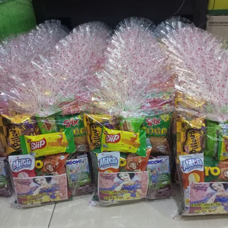 

paket snack ultah free custom nama/bingkisan/souvenir