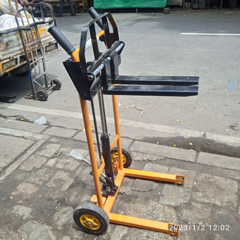 Best seller MINI HAND FORKLIFT / HAND STACKER 200 kg