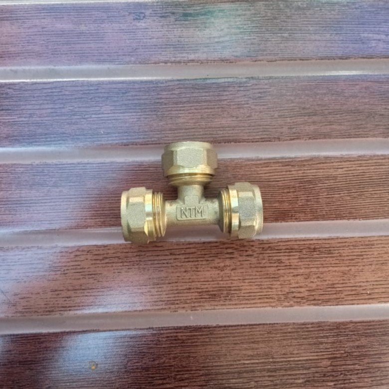 NEPEL T SAMBUNGAN SELANG KE SELANG WATER HEATER KUNINGAN