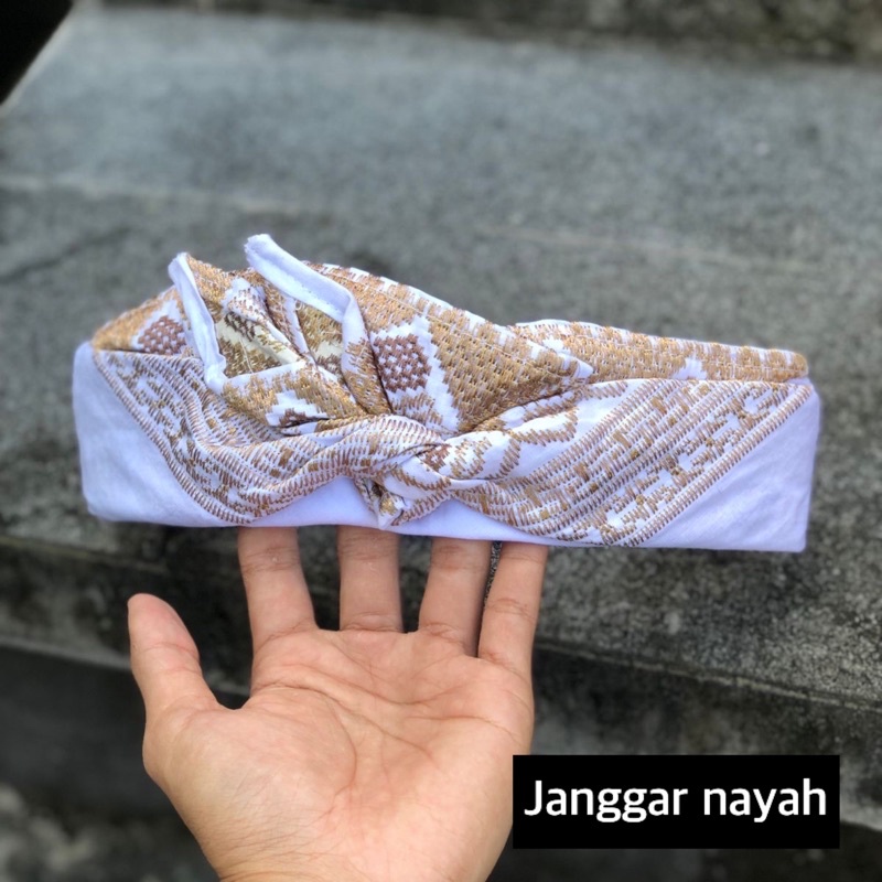 Set Saput Udeng Putih Semi songket