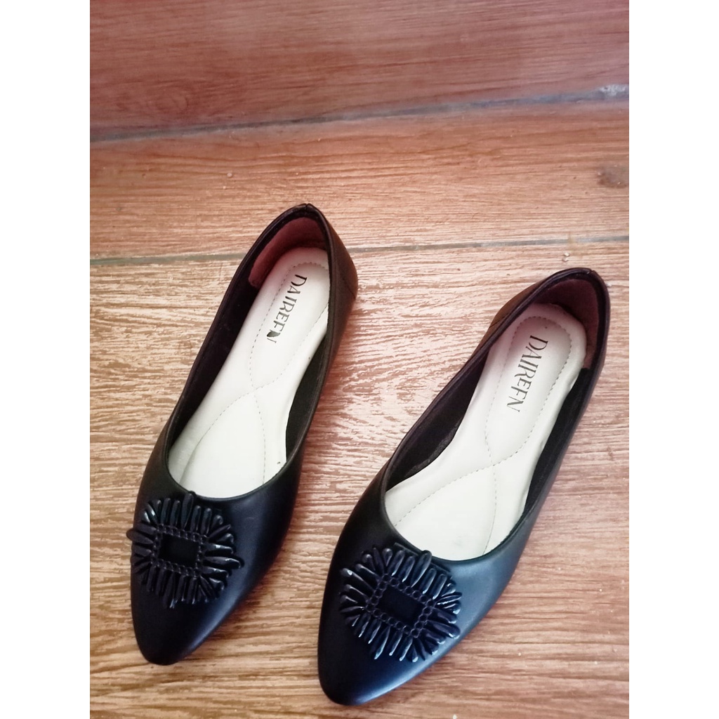 Dinda sepatu wanita slip on Gabrielas flatshoes model terbaru 2023 warna hitam, ukuran 37-42