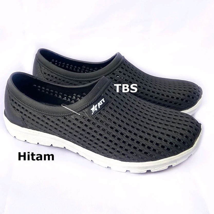 TBS Sepatu Karet Pria SlipOn Lubang Keren ATT PSO 159