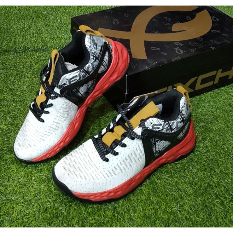sepatu voli original FIXCH blitzkrieg off white black red